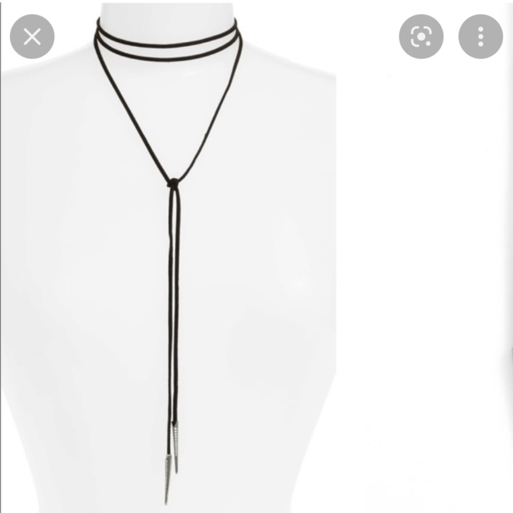 Kendra Scott necklace